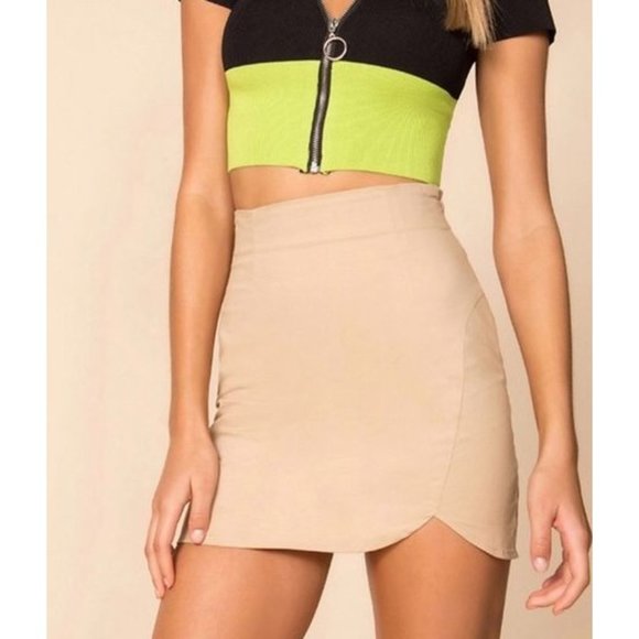 superdown Ariane Mini Skirt in Khaki - Picture 1 of 5
